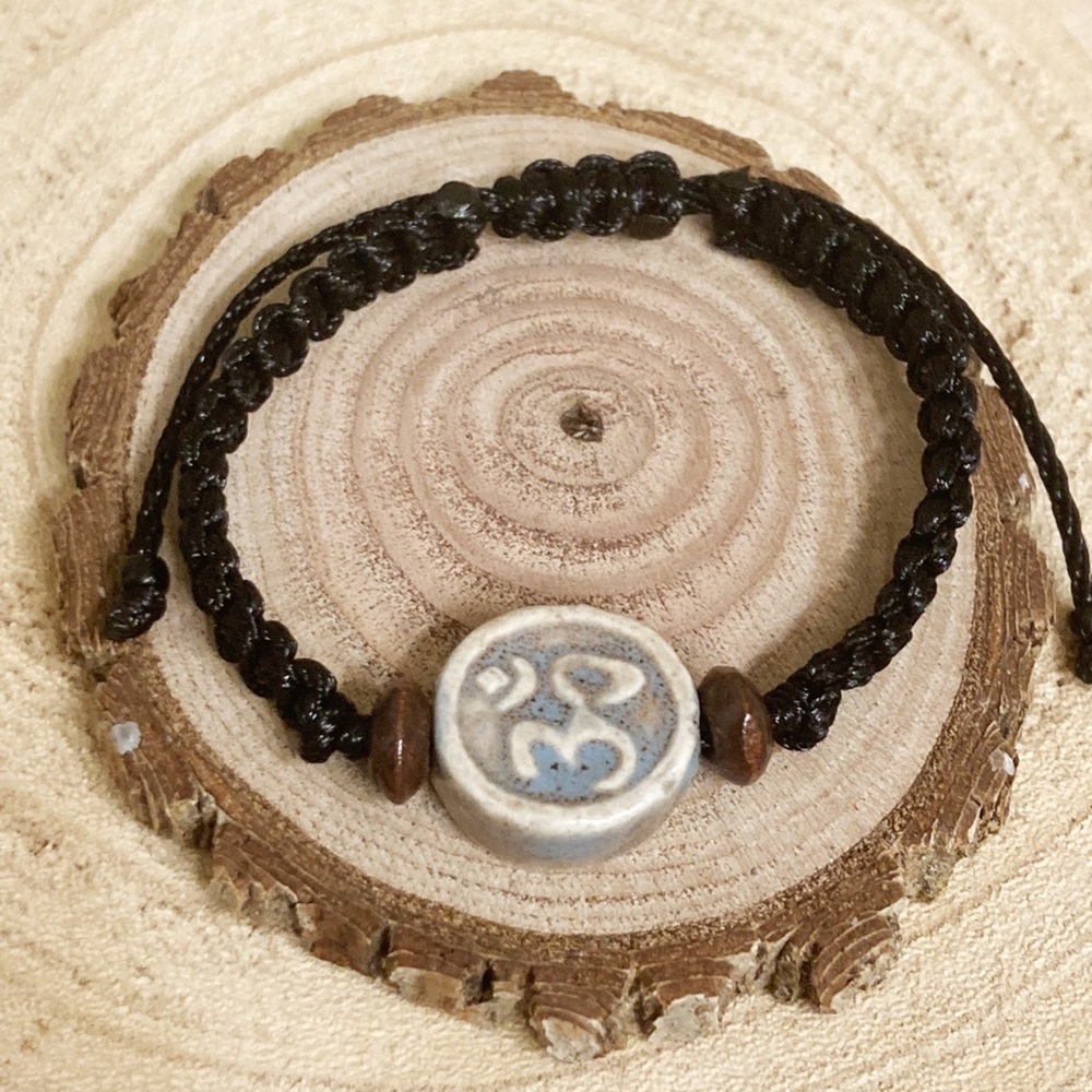 Om Symbol namaste Yoga 🧘🏽‍♀️ bracelet